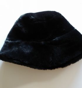 FAUX FUR HAT - BLACK